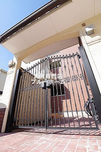 大阪府堺市堺区香ヶ丘町３丁 賃貸アパート