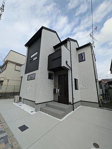 大阪府堺市西区浜寺昭和町４丁 2階建 