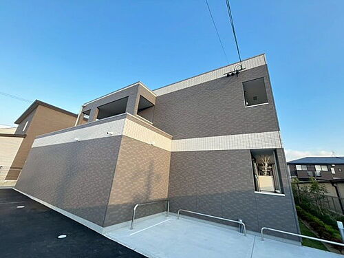 大阪府泉大津市二田町２丁目  2階建