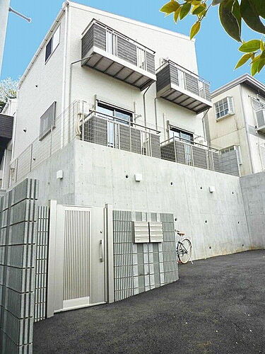 神奈川県横浜市神奈川区白幡仲町 2階建