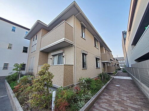 大阪府高槻市京口町 築11年3ヶ月 2階建