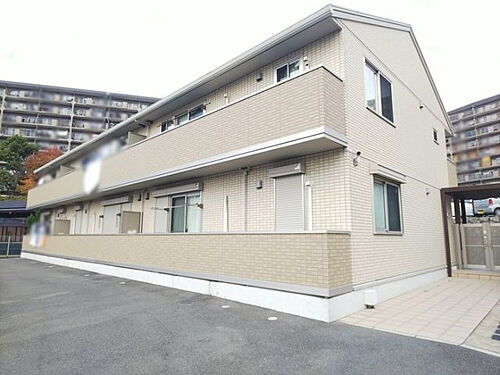 大阪府吹田市山田東１丁目 2階建