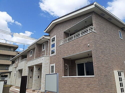 ル　ボヌール 2階建