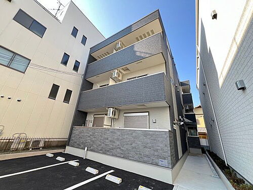 大阪府泉大津市助松町２丁目 築1年未満 3階建