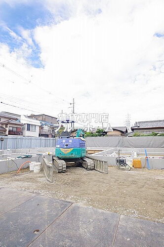 大阪府堺市北区北長尾町７丁  3階建