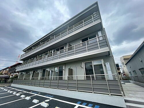 千葉県市原市君塚５丁目 3階建