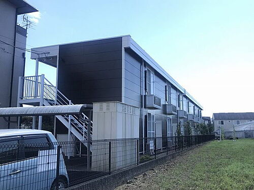 レオパレスＭｕｎｄａｋａ 2階建
