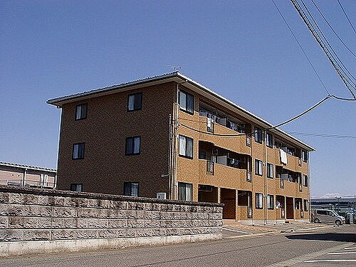 サンリッチスズキＡ棟 3階建