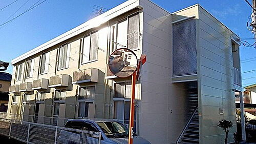 レオパレスフレンドパーク 2階建