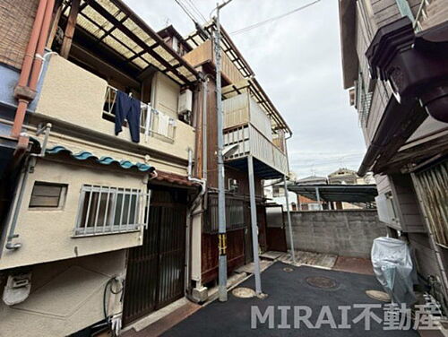 大阪府松原市天美西１丁目 テラスハウス