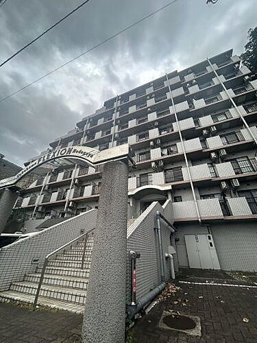 神奈川県横浜市保土ケ谷区岩井町 8階建
