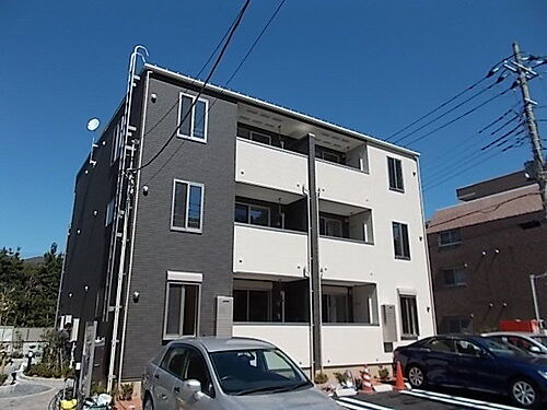 アンソレイエ天王台ＩＩ 3階建