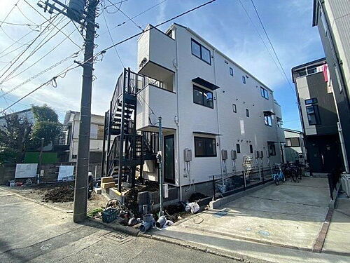 神奈川県横浜市南区蒔田町 3階建