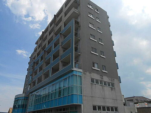 岡山県岡山市北区津高 8階建