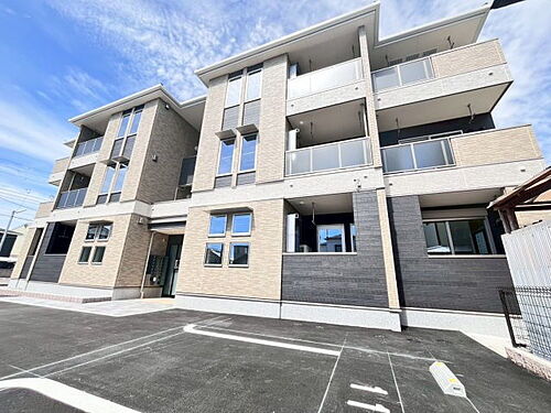 大阪府羽曳野市古市２丁目 3階建 