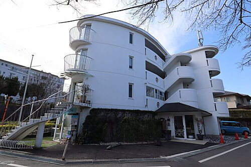 大阪府富田林市寺池台５丁目 賃貸マンション