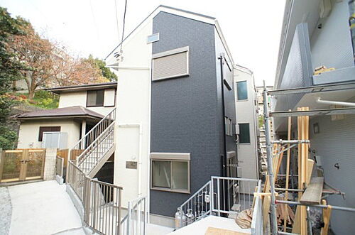 神奈川県横浜市南区永田東３丁目 築9年3ヶ月 2階建