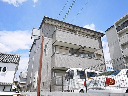 奈良県奈良市北室町 3階建