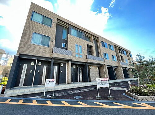 大阪府和泉市池田下町 築10年9ヶ月 3階建