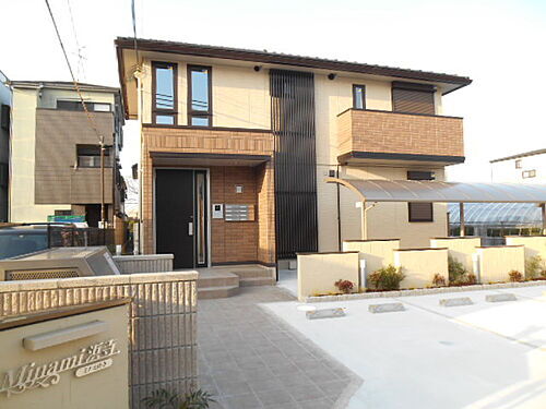 大阪府堺市西区浜寺南町３丁 築10年9ヶ月 2階建