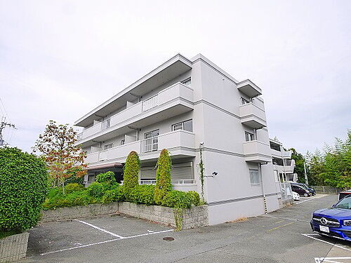 奈良県生駒市辻町 3階建