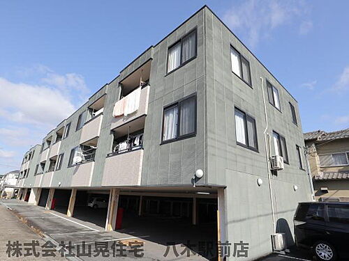 奈良県橿原市石原田町 3階建