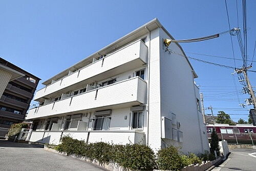 兵庫県神戸市東灘区森北町２丁目 築18年3ヶ月 3階建