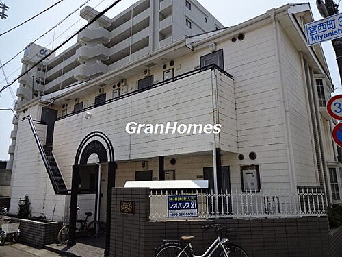 レオパレス姫路第３ 2階建