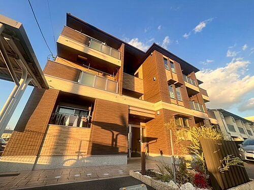 大阪府堺市東区日置荘西町５丁 築1年11ヶ月 3階建