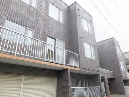 北海道札幌市白石区中央二条７丁目 3階建 築33年4ヶ月
