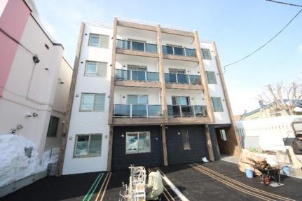 北海道札幌市白石区北郷一条４丁目 賃貸マンション