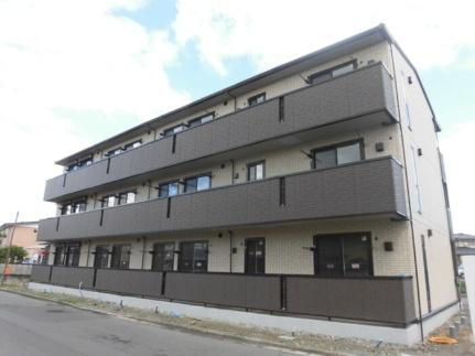 サンディアル原田 3階建