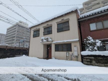 高岡市東下関町３−３戸建て 2階建