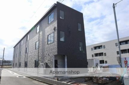 富山県富山市婦中町速星 3階建