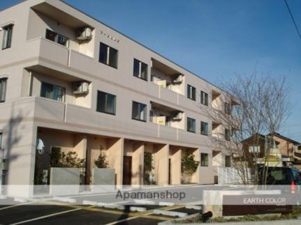 富山県富山市金代 3階建