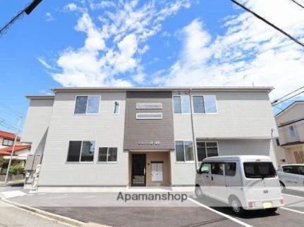 富山県富山市四ツ葉町 2階建