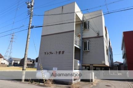 富山県高岡市戸出町３丁目 3階建