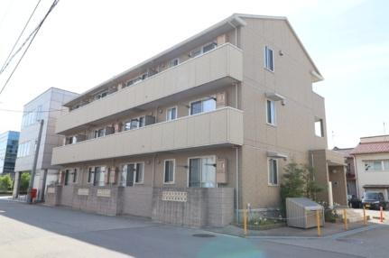 クレール響 3階建