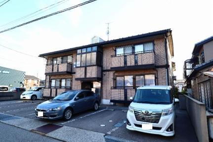 セジュール・カメリア 2階建