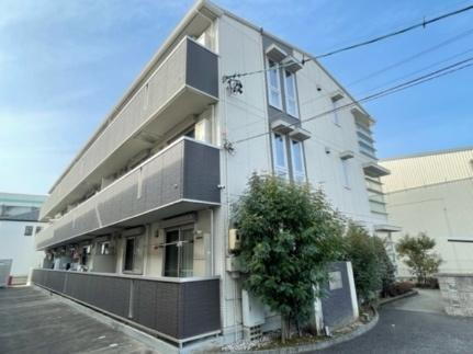 ラ・グラシューズ 3階建