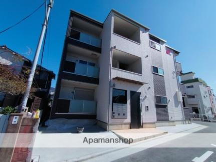 大阪府八尾市東山本新町７丁目 3階建
