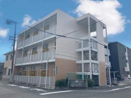 レオパレスリソナ 3階建