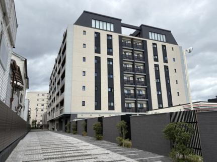 大阪府高槻市南松原町 築2年8ヶ月 8階建