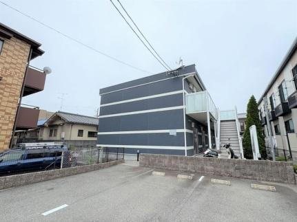 レオネクストセリバテール仁川ＩＩ 2階建