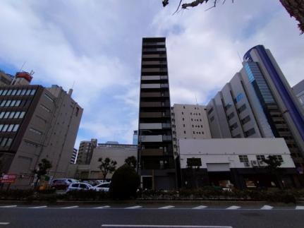 コンフォリア新梅田 15階建
