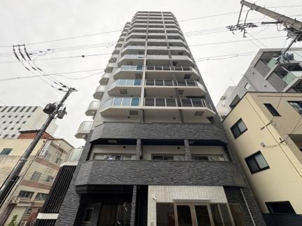 コンフォリア・リヴ新梅田 15階建