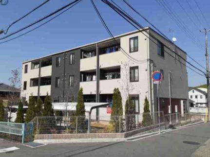 ヴォワ・ラクテ 3階建
