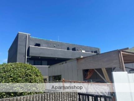 兵庫県西宮市広田町 3階建