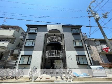 兵庫県西宮市津門宝津町 3階建