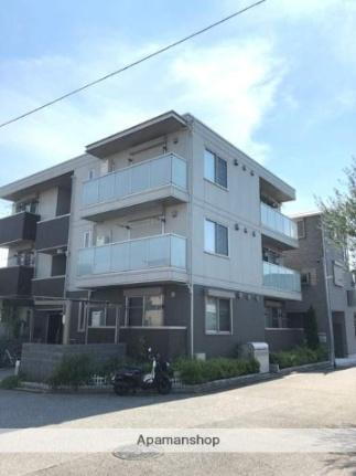 兵庫県西宮市高木西町 3階建